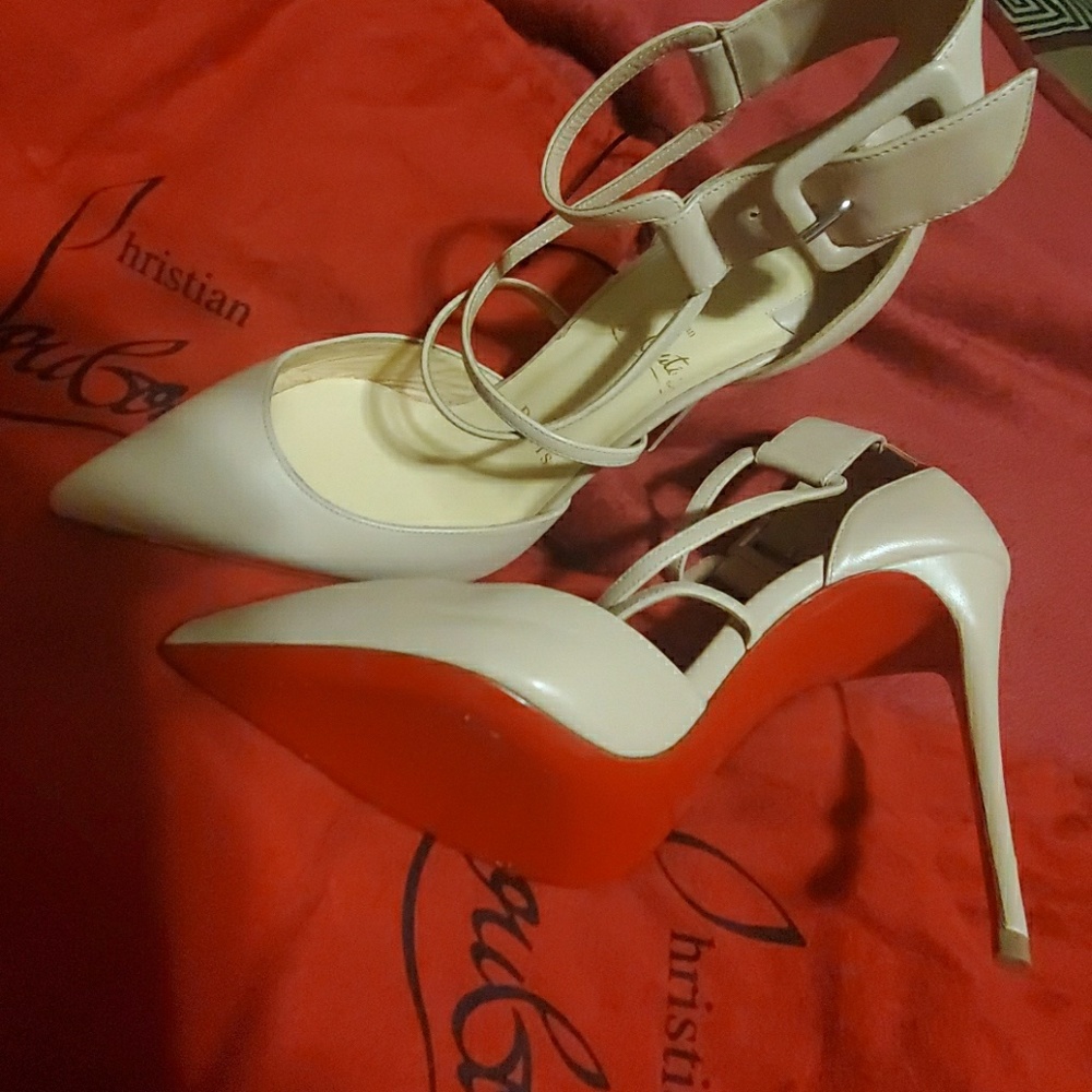 Christian Louboutin Suzanna Pumps
